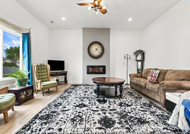 Photo 1 of Single family home for sale at 1101 Odin Ave, Benton City, WA 99320 | MLS# PAC297395 | Listing updated on 2026-10-24