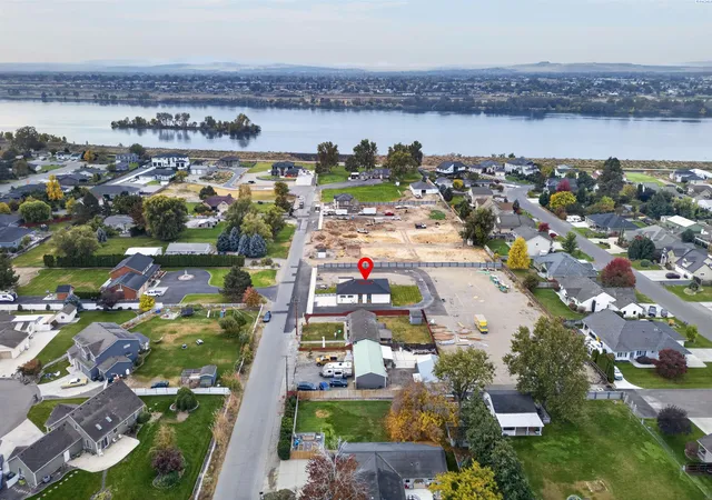 Single family home for sale at 1022 Road 64, Pasco, WA 99301 | MLS# PAC297400