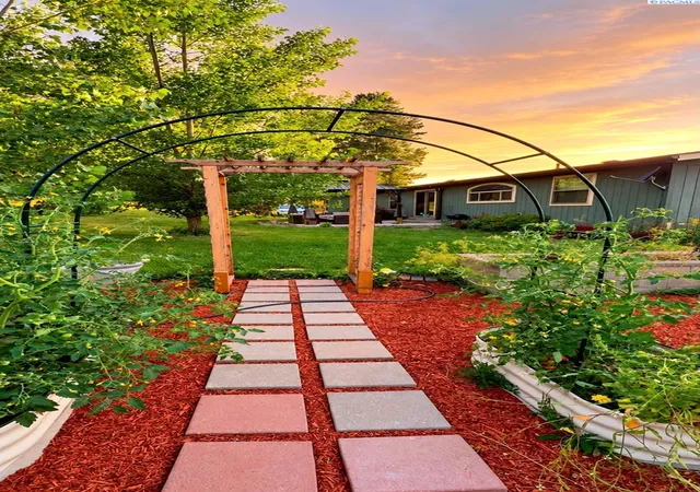 Photo 3 of Single family home for sale at 19582 State Route 194, Pullman, WA 99163 | MLS# PAC297428 | Listing updated on 2026-10-26