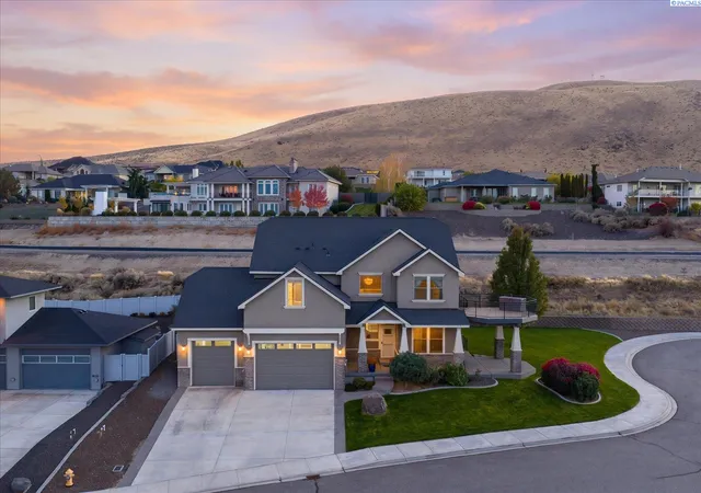 Photo 1 of Single family home for sale at 2345 Cottontail Ln, Richland, WA 99352 | MLS# PAC297431 | Listing updated on 2026-10-27