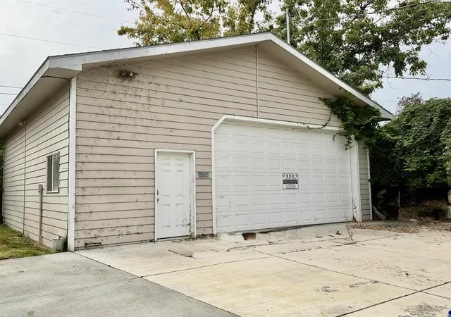 Photo 3 of Single family home for sale at 621 W Albany Ave, Kennewick, WA 99336 | MLS# PAC297437 | Listing updated on 2026-10-26