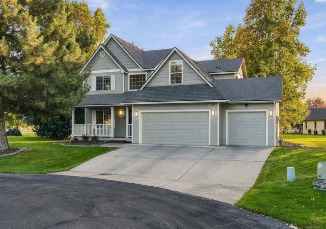 Single family home for sale at 11 Zinnia Ct, Pasco, WA 99301 | MLS# PAC297439