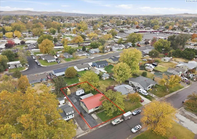 Photo 4 of Single family home for sale at 1925 W 3rd Avenue, Kennewick, WA 99336 | MLS# PAC297443 | Listing updated on 2026-10-28