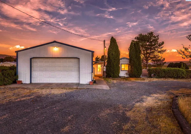 Photo 1 of Manufactured home for sale at 33604 N Sunset Rd, Benton City, WA 99320 | MLS# PAC297444 | Listing updated on 2026-10-28