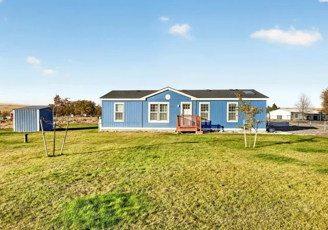 Manufactured home for sale at 17306 E Ruppert Rd, Benton City, WA 99320 | MLS# PAC297452