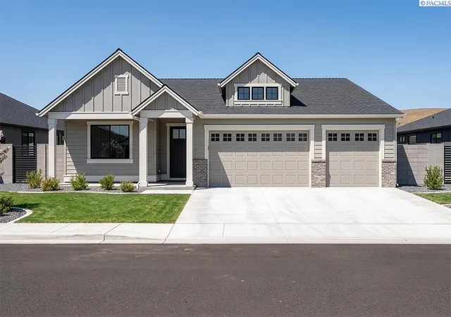 Single family home for sale at 339 Bonita St, Richland, WA 99352 | MLS# PAC297454