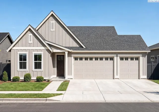 Single family home for sale at 12010 Buckingham Dr, Pasco, WA 99301 | MLS# PAC297455