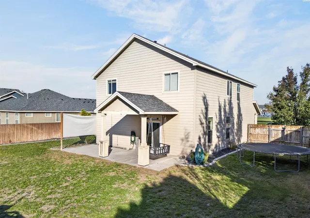 Photo 2 of Single family home for sale at 5706 Sacramento Dr, Pasco, WA 99301 | MLS# PAC297457 | Listing updated on 2026-10-28