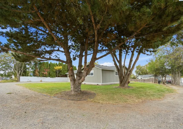 Photo 2 of Single family home for sale at 2705 S Quincy, Kennewick, WA 99337 | MLS# PAC297459 | Listing updated on 2026-10-29