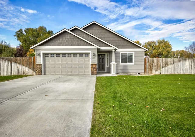 Photo 1 of Single family home for sale at 405 Sanlyn Ct, Benton City, WA 99320 | MLS# PAC297467 | Listing updated on 2026-10-28