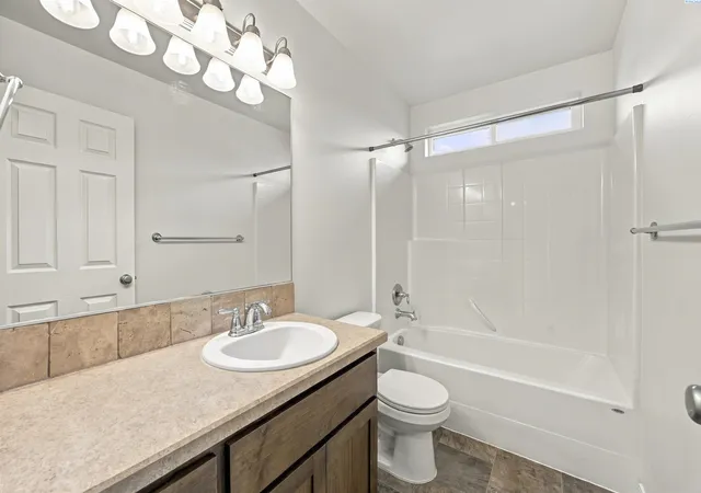 Photo 4 of Single family home for sale at 405 Sanlyn Ct, Benton City, WA 99320 | MLS# PAC297467 | Listing updated on 2026-10-29