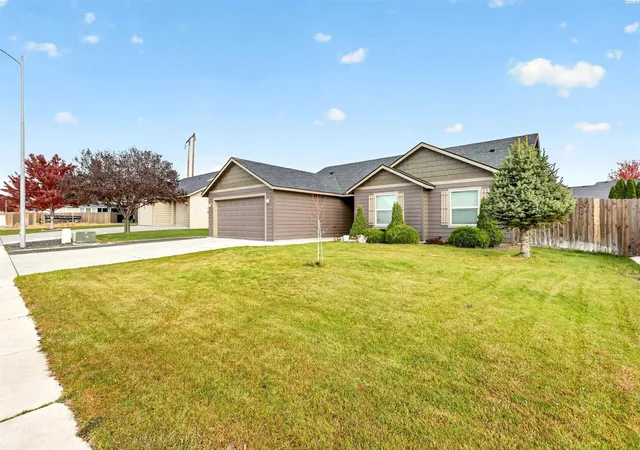 Photo 2 of Single family home for sale at 6240 Teak Ln, West Richland, WA 99353 | MLS# PAC297470 | Listing updated on 2026-10-29