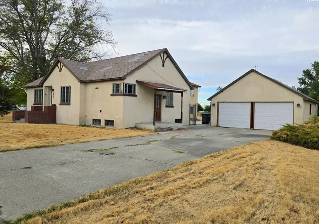 Photo 2 of Single family home for sale at 840 W Kennewick Ave, Kennewick, WA 99336 | MLS# PAC297472 | Listing updated on 2026-10-29