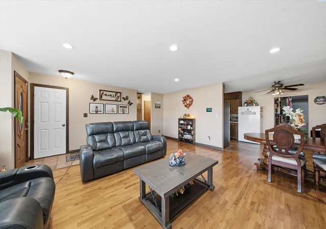 Photo 3 of Single family home for sale at 645 E Ash Pl, Othello, WA 99344 | MLS# PAC297474 | Listing updated on 2026-10-29