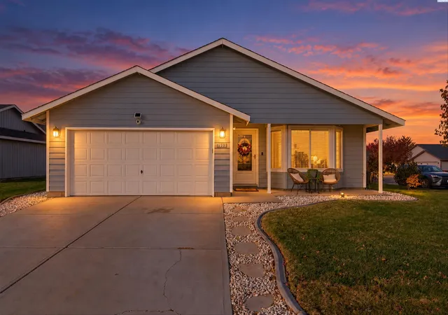 Single family home for sale at 7903 Saturna Dr, Pasco, WA 99301 | MLS# PAC297483