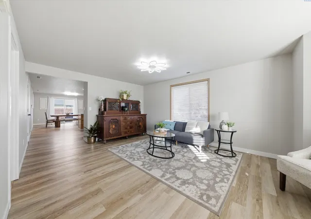 Photo 2 of Single family home for sale at 7903 Saturna Dr, Pasco, WA 99301 | MLS# PAC297483 | Listing updated on 2026-10-29