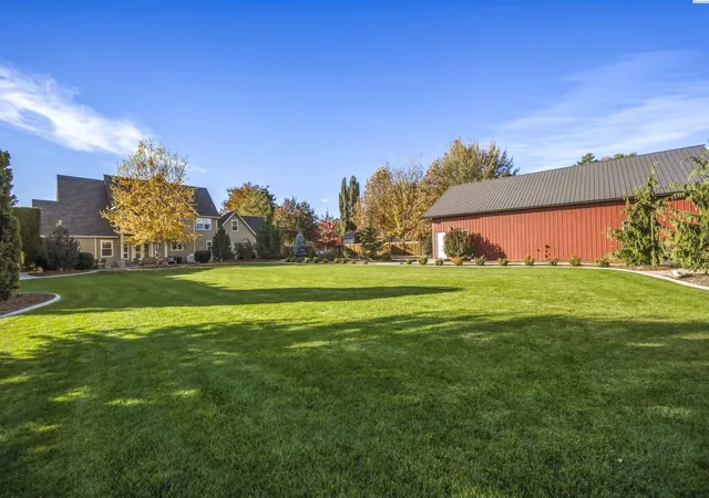 Photo 4 of Single family home for sale at 2613 Road 80, Pasco, WA 99301 | MLS# PAC297487 | Listing updated on 2026-10-29