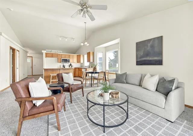 Single family home for sale at 1599 Foxglove Ave, Richland, WA 99352 | MLS# PAC297489