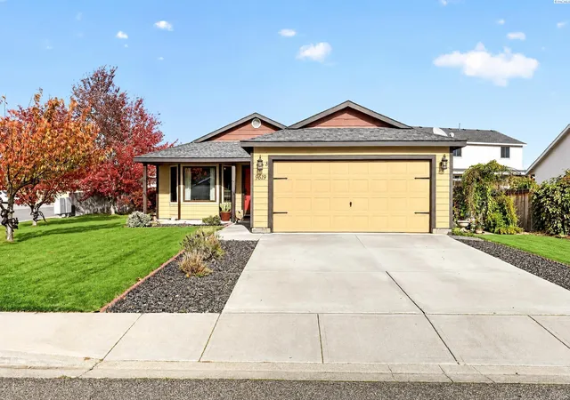 Single family home for sale at 9619 Welsh Dr, Pasco, WA 99301 | MLS# PAC297490