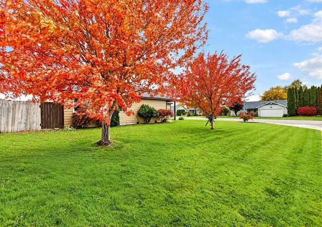 Photo 3 of Single family home for sale at 9619 Welsh Dr, Pasco, WA 99301 | MLS# PAC297490 | Listing updated on 2026-10-30