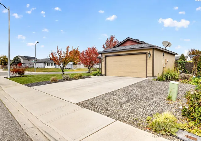 Photo 4 of Single family home for sale at 9619 Welsh Dr, Pasco, WA 99301 | MLS# PAC297490 | Listing updated on 2026-10-30