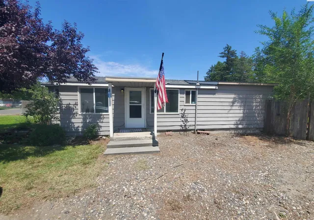 2nd image of 966 N 59th, West Richland, WA 99353 | MLS# 294572
