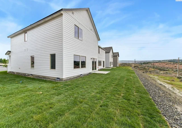 4th image of 10490 Clearwater Dr, Kennewick, WA 99336 | MLS# 293083