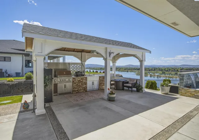 Homes for sale in Pasco, WA | 170 Alta Lane, Pasco, WA 99301 | MLS# 292443