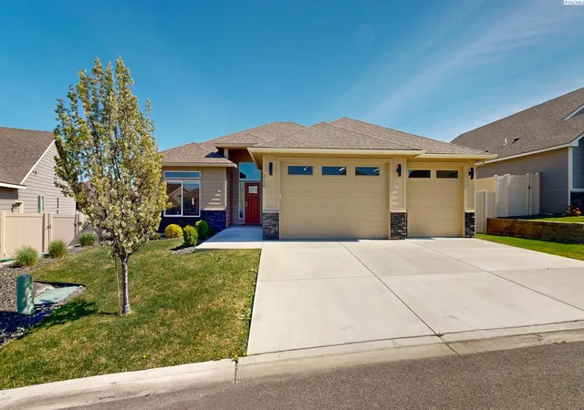 Homes for sale in Kennewick, WA | 3729 S Van Buren Pl, Kennewick, WA 99338 | MLS# 291995