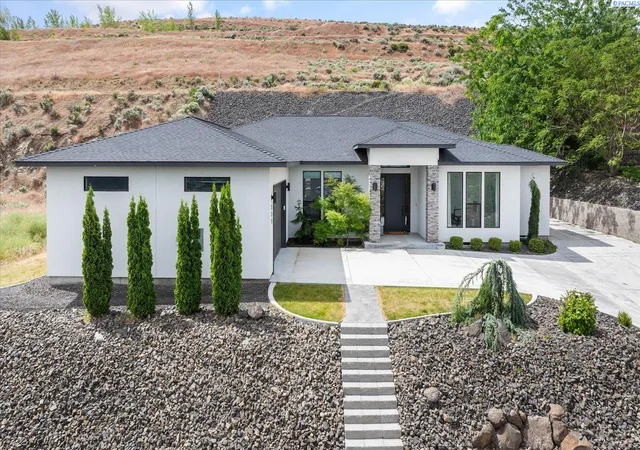 1st image of 325 Rockwood Dr, Richland, WA 99352 | MLS# 293368