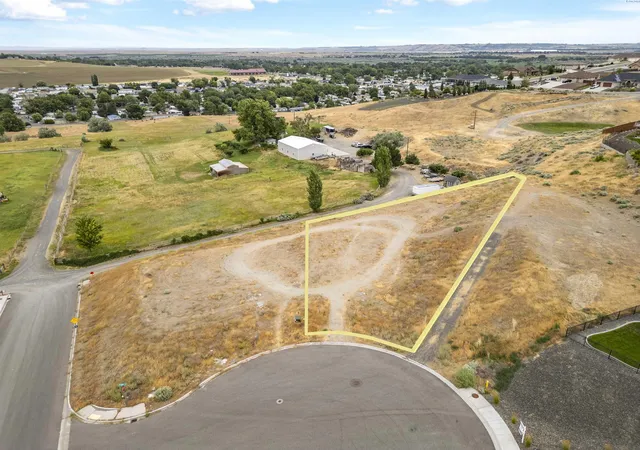 2nd image of 6574 Argos St, West Richland, WA 99353 | MLS# 294221