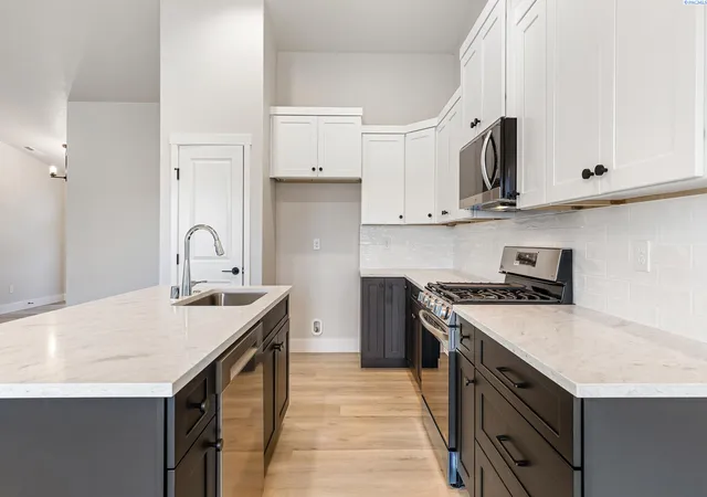 Photo 3 of Single family home for sale at 6557 W 29th Court, Kennewick, WA 99338 | MLS# 294275 | Listing updated on 2026-09-14