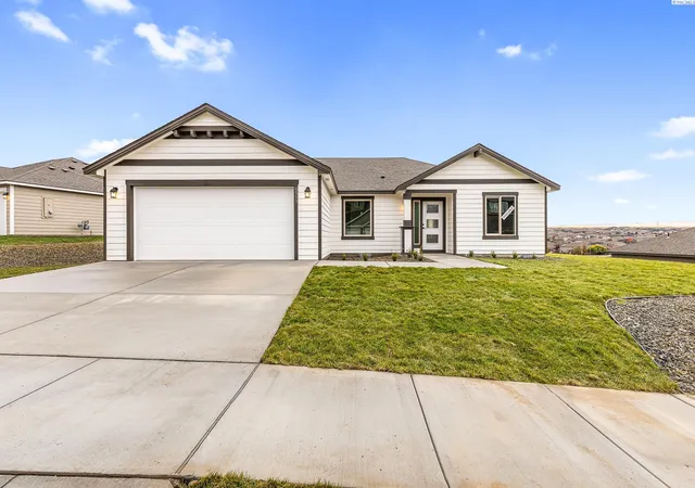Photo 1 of Single family home for sale at 6557 W 29th Court, Kennewick, WA 99338 | MLS# 294275 | Listing updated on 2026-09-14