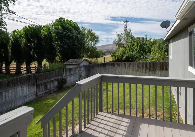 Homes for sale in Benton City, WA | 1565 Ne 11th St, Benton City, WA 99320 | MLS# 294533