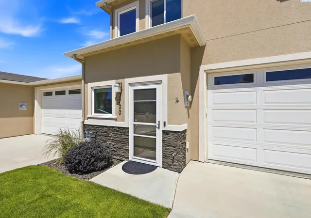 Homes for sale in Kennewick, WA | 7700 W 11th Avenue, Kennewick, WA 99338 | MLS# 293533