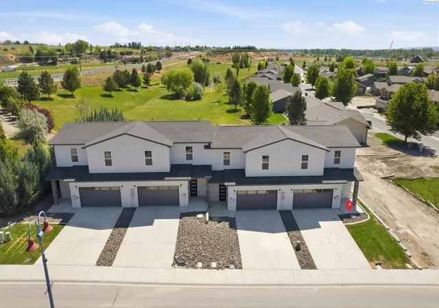 Homes for sale in Zillah, WA | 803 Fountain Blvd, Zillah, WA 98953 | MLS# 292714