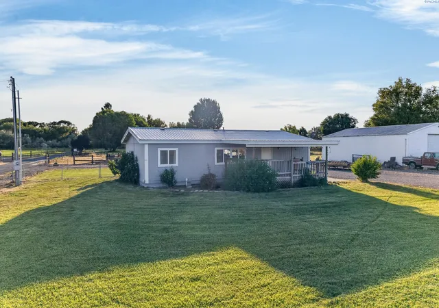 Homes for sale in Kennewick, WA | 44104 S Morton Rd, Kennewick, WA 99337 | MLS# 294064