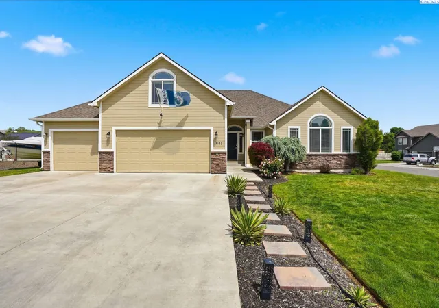 Homes for sale in Yakima, WA | 7601 W Washington Avenue, Yakima, WA 98903 | MLS# 294260