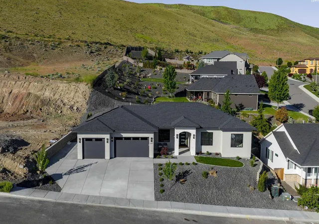 2nd image of 5289 S Quincy Pl, Kennewick, WA 99337 | MLS# 292849