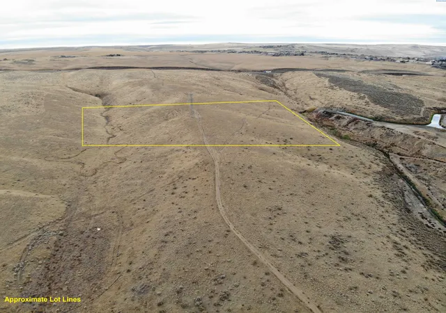 Photo 3 of Sale Pending at 8599 Bob Olson Pkwy, Kennewick, WA 99338 | MLS# 257535 | Listing updated on 2026-07-27