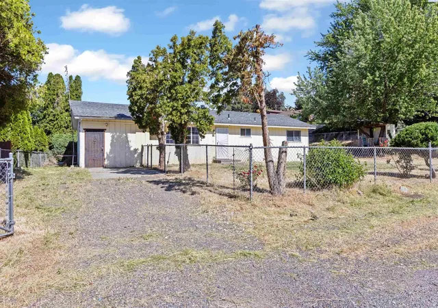 3rd image of 1034 Gum St, Prosser, WA 99350 | MLS# 293537