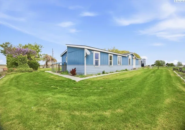 1st image of 201 Clover Ln, Pasco, WA 99301 | MLS# 292179
