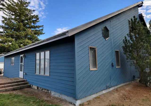 1st image of 2241 Olmstead Rd, Grandview, WA 98930 | MLS# 292828