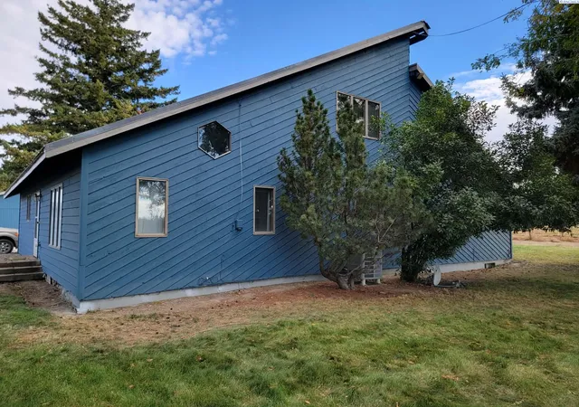 2nd image of 2241 Olmstead Rd, Grandview, WA 98930 | MLS# 292828