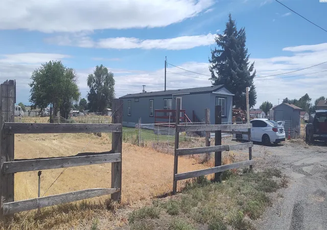 2nd image of 3005 1987 Pr Se, Kennewick, WA 99337 | MLS# 294269