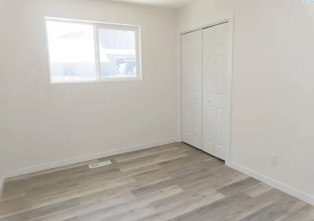 Photo 2 of Single family home for sale at 5015 W 6th Place, Kennewick, WA 99336 | MLS# 292725 | Listing updated on 2026-09-11