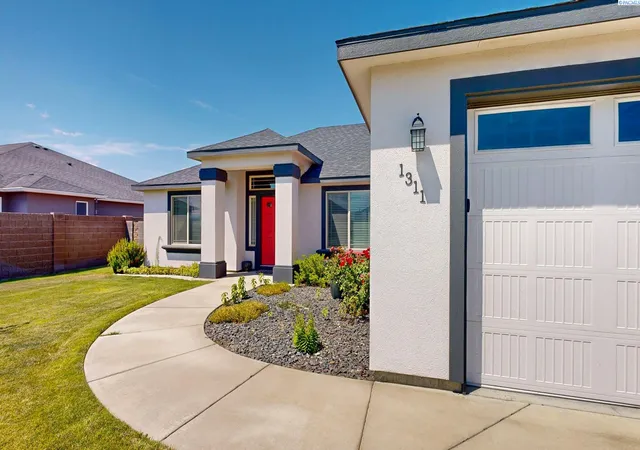 2nd image of 1311 Platinum Pl, West Richland, WA 99353 | MLS# 294581