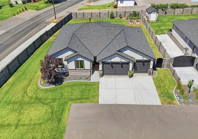 Homes for sale in Pasco, WA | 708 Road 57 Ct, Pasco, WA 99301 | MLS# 294071