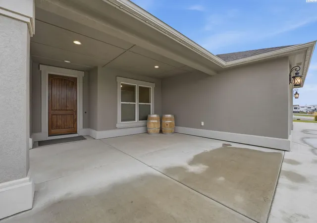 Homes for sale in Pasco, WA | 6603 Whetstone, Pasco, WA 99301 | MLS# 289196