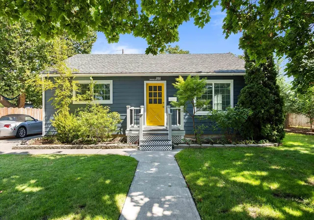 Photo 1 of Single family home for sale at 204 Douglass Ave, Richland, WA 99352 | MLS# 295709 | Listing updated on 2026-09-12